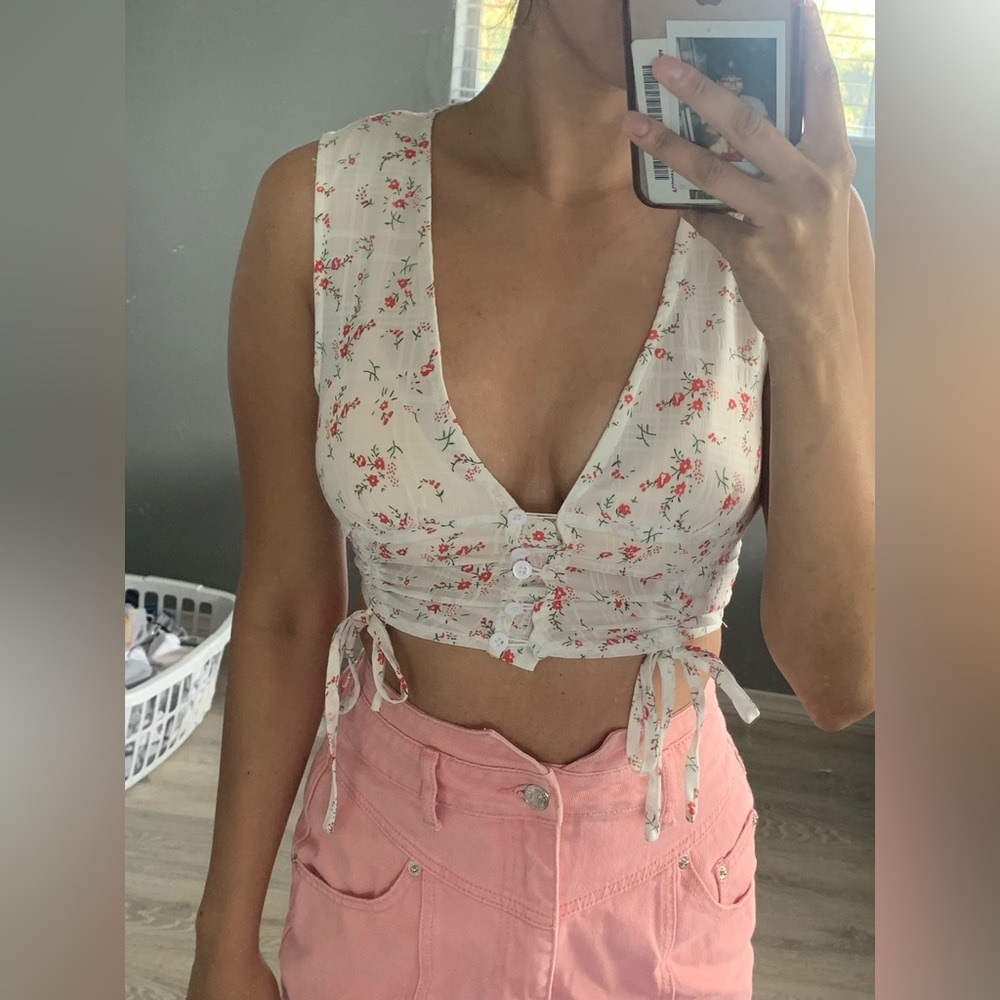 Very cute Princess Polly Top ‼️SOLD